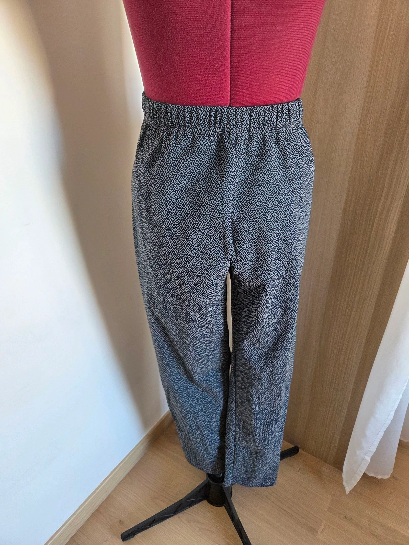 Pantalon bleu et noir taille 40 environ Solfin